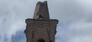 Crolla parte del campanile a Monte san Giusto, all’interno la tela del Lotto